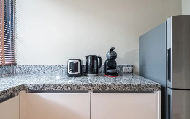 Diamond Condominium 2506