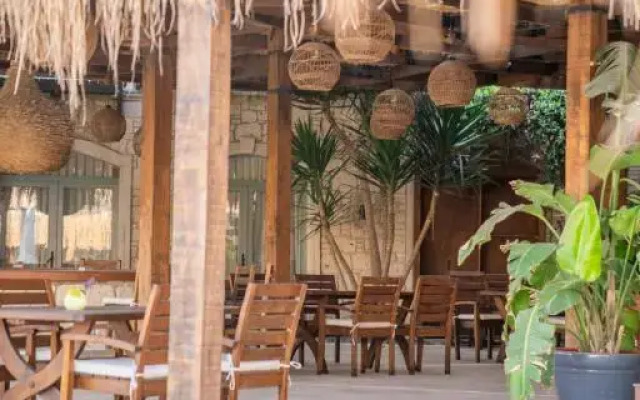 Triangulo Hotel Alacati (Adults Only +12)