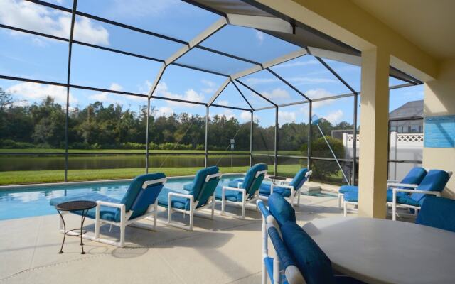 4648 5- Bdrm'Slake Views Facing Poolwater View