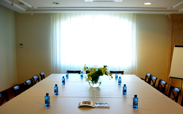 Apartments Galeon Suites