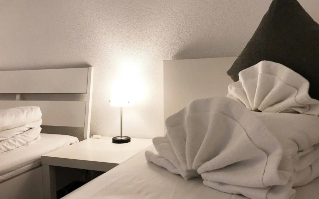INSIDE FIVE City Apartments