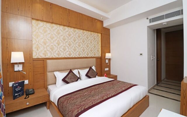 Oyo 10824 Hotel Star Suites