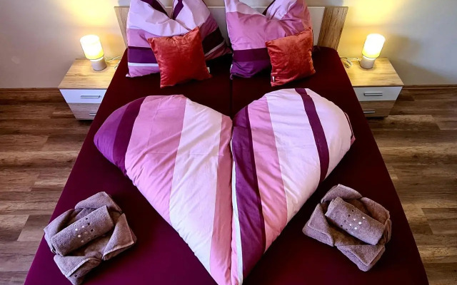 Nap-Hold Apartman