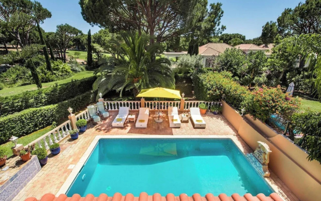 4 Bedrooms Private Pool Close To All Amenities