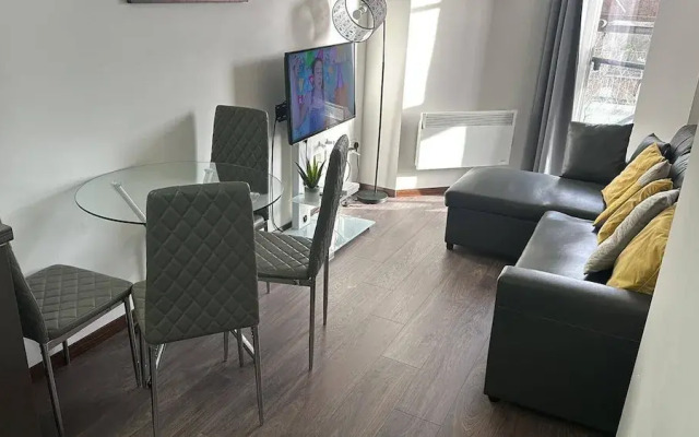 1br-sleeps4-parking-closetocentre