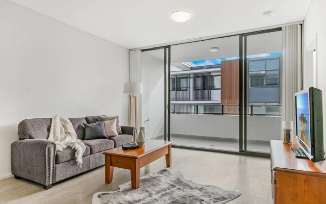 Nth Ryde 2bed Free Parking Macq Park STN Nnr001