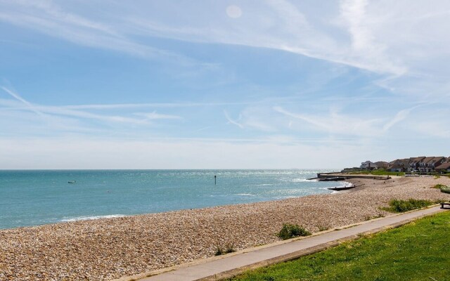 Wonderful Seafront Home - Panoramic Ocean Views