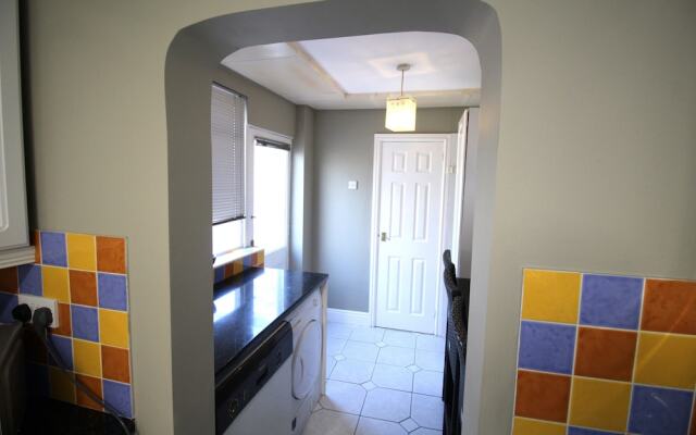 Birmingham - Bungalow - Sleeps6 - Garden - Parking