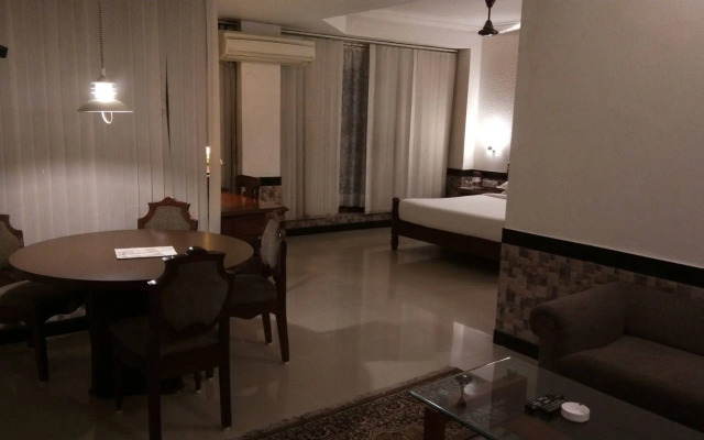 Hotel Arch Manor