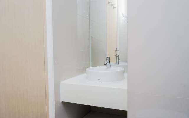 Clean and Tidy Studio Room at Tree Park Apartment