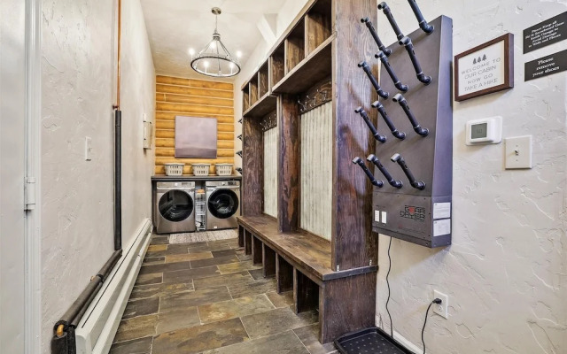 American Way Chalet 5 Bedroom Home