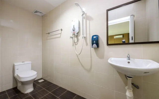 OYO 89839 Riaz Hotel