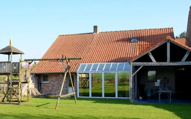 Graceful Holiday Home in Beveren aan de Ijzer With Terrace