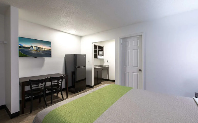 Studio 6 Greenville, SC - I-85 Near Downtown