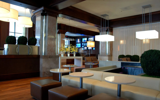 Saint Kate - The Arts Hotel