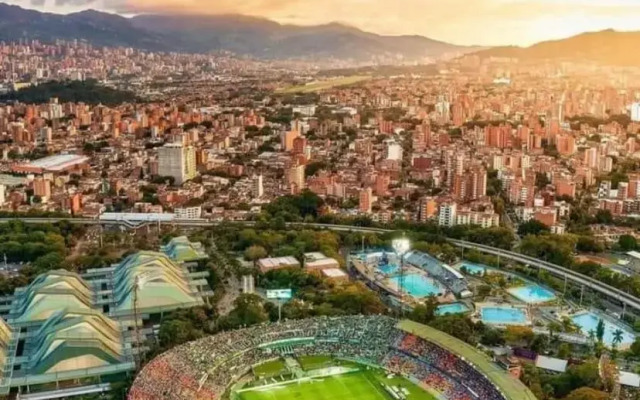 Sabaneta, apartment, Parking, Pool & with club in the sky!