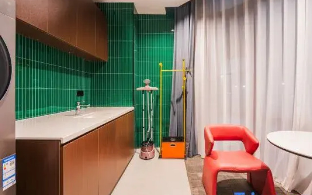 Three Hotel