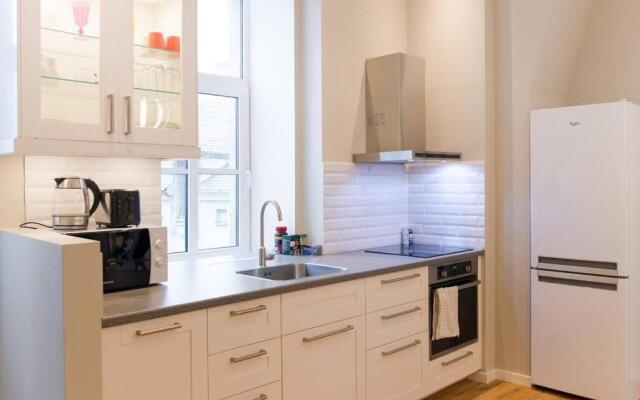 Modern & Spacious 80m2 Apartment in Riga Old Town