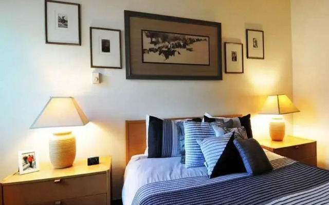 Greyhawk Condominiums Warm Springs, Great Location for Bike and Ski