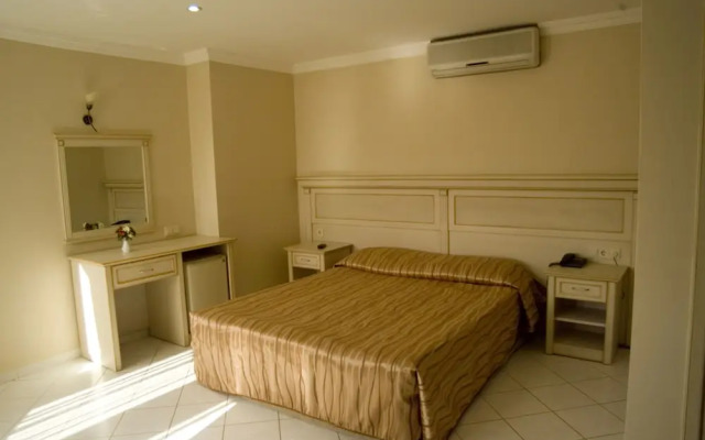 Tropicana Beach Apartments