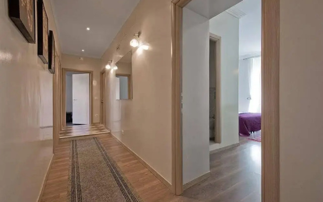 Home 16 Relais