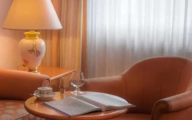 Best Western Ambassador Hotel Bosten