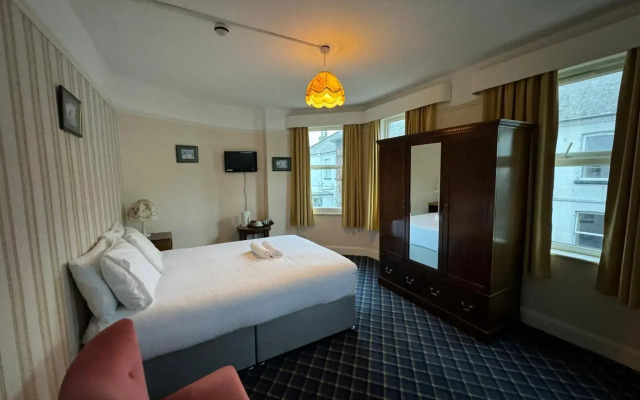 Royal Hotel