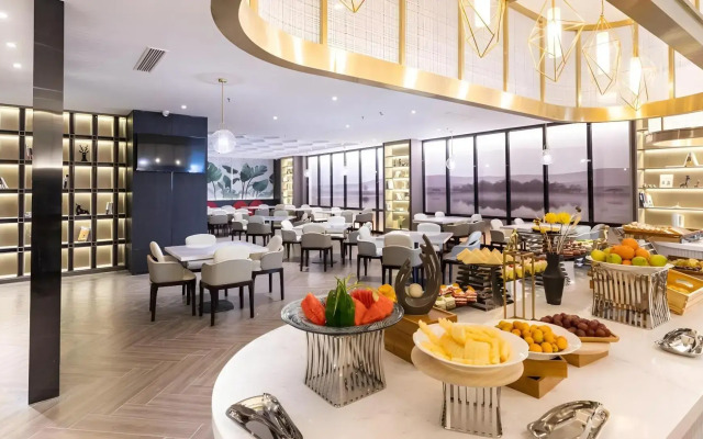 Atour Hotel Wuhan Donghu Yuejiazui