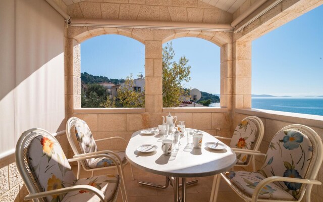 Awesome Apartment in Okrug Donji With 1 Bedrooms and Wifi