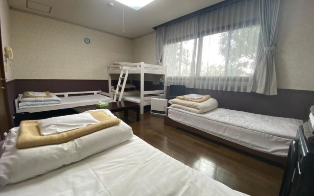 Guest House Nishiborakan - Hostel – Guest Rooms – Gujo