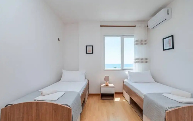 Grand View Apartment