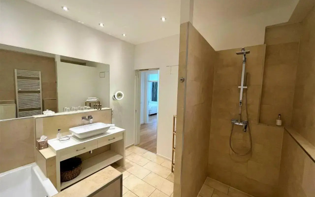 Deluxe Apartments Christina 120 m2 im Design Hotel Vosteen