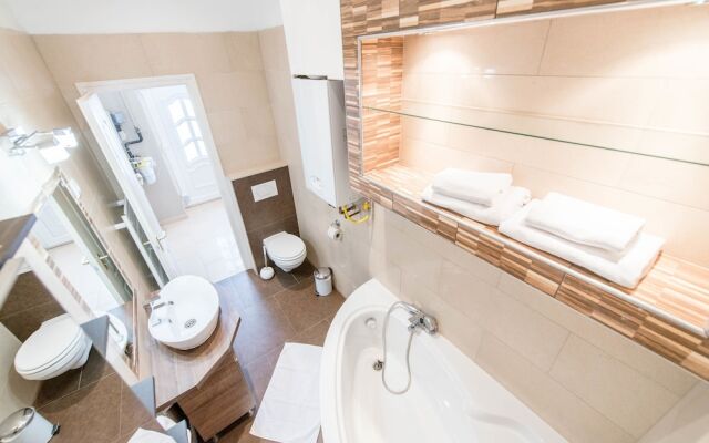 Oasis Apartments - Westend III