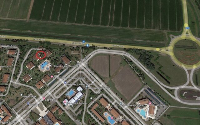 Holiday House With Pool and Garden