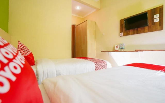 Hotel O Surabaya near Surabaya Town Square formerly Kupang Gunung Residence