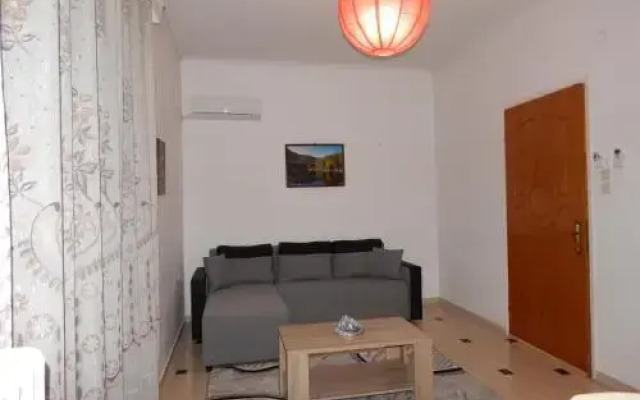 Cozy Apartment For 2-5 People-Center Tripoli