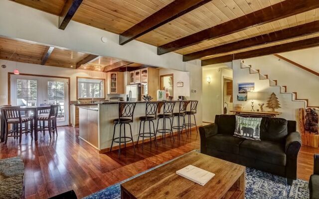 Lone Pine Lodge