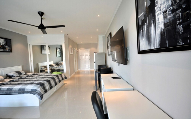 Sea View Studio at View Talay 5D With Large Balcony