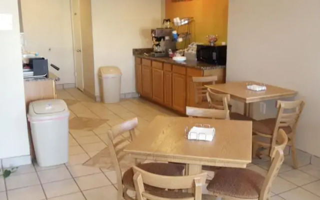 Americas Best Value Inn Buffalo