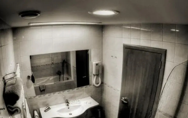Hotel Lav