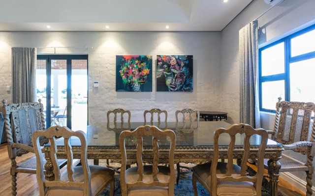 Bali and Eva Midlands