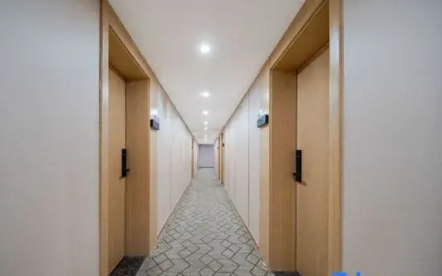 Shanghai Exclusive Hotel (Chonggu Zhaochong Highway Branch)