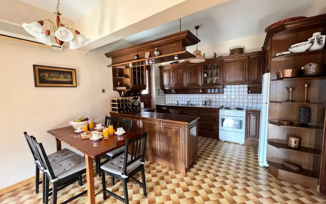Antonios House Ithaka