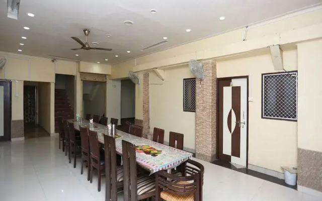 OYO 4009 Hotel HKJ Palace