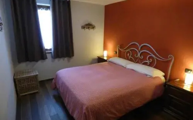 Hosquet Lodge