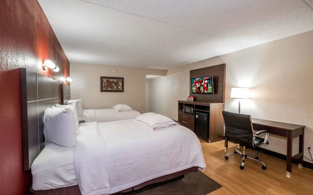 Red Roof Inn PLUS+ & Suites Knoxville West-Cedar Bluff