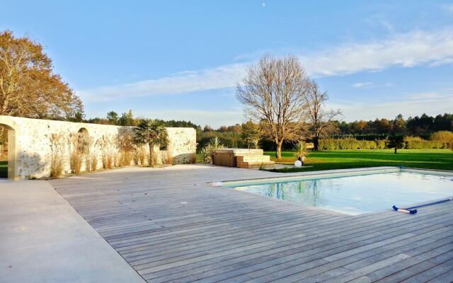 Villa With 5 Bedrooms in Saint-germain-d'esteuil, With Private Pool, E