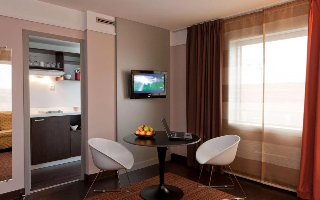 Residence Mercure Paris La Defense Grande Arche