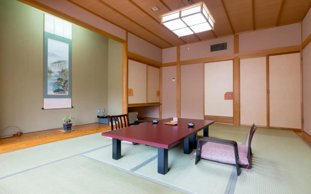 Nakaoyama Onsen Shosenkaku