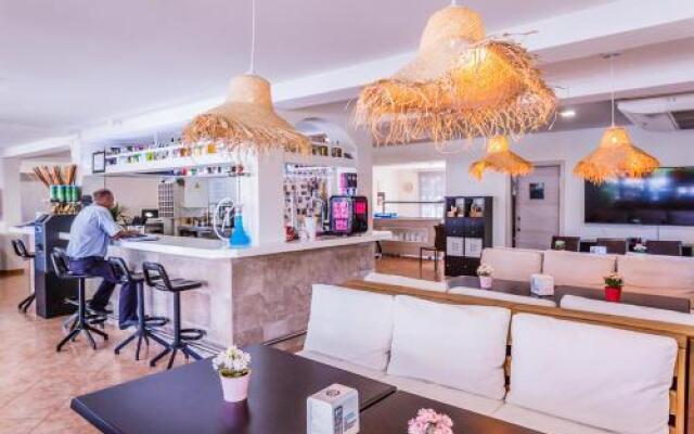Coral beach house & food